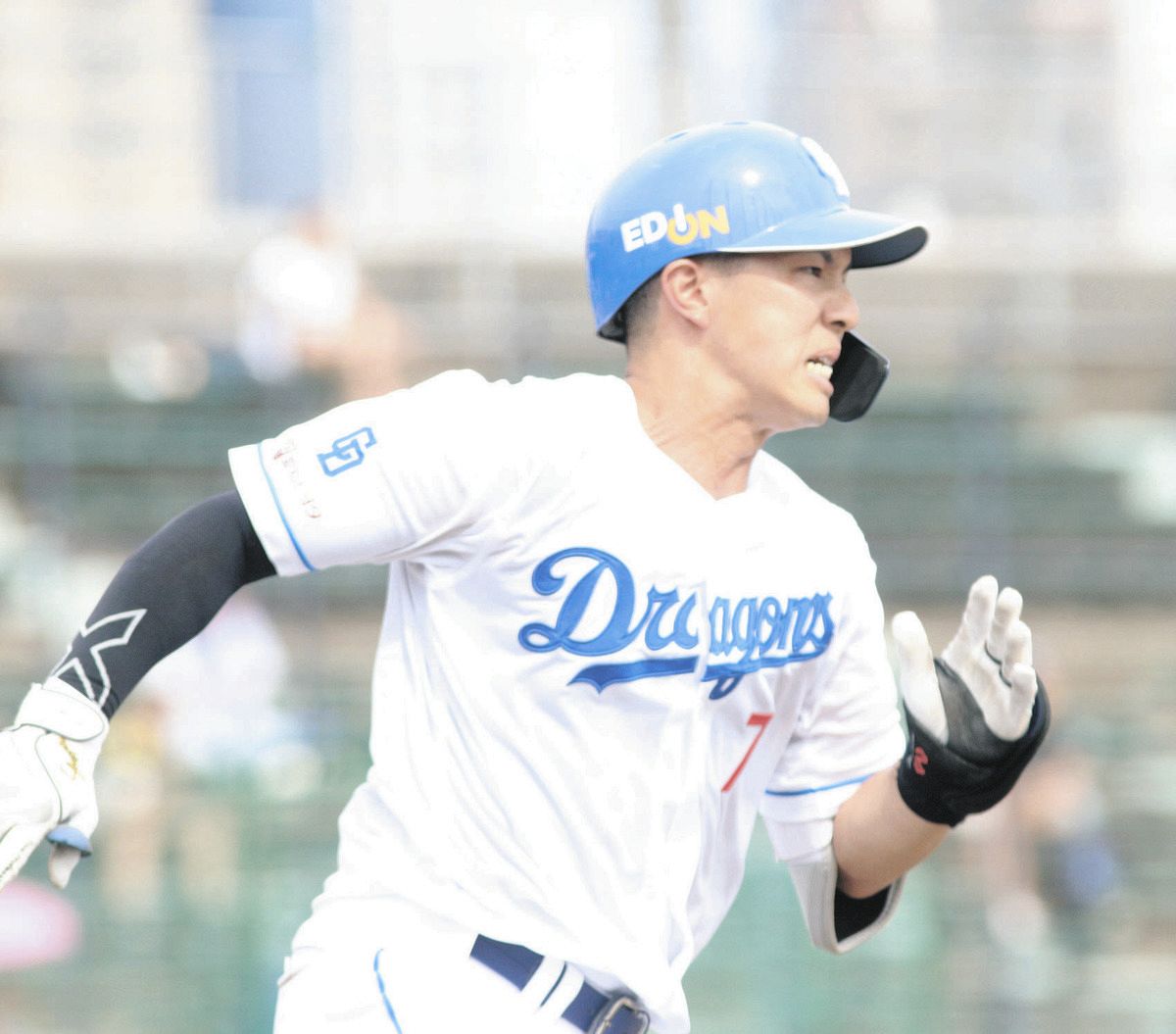 福永裕基、復帰後初ヒット！ 第3打席で中前打、一塁へ全力疾走