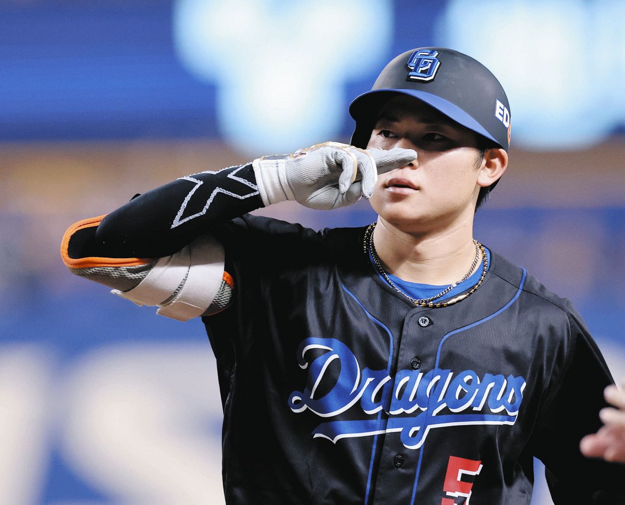 中日・村松開人、3回に先制打 2死一、二塁から直球をセンター返しで