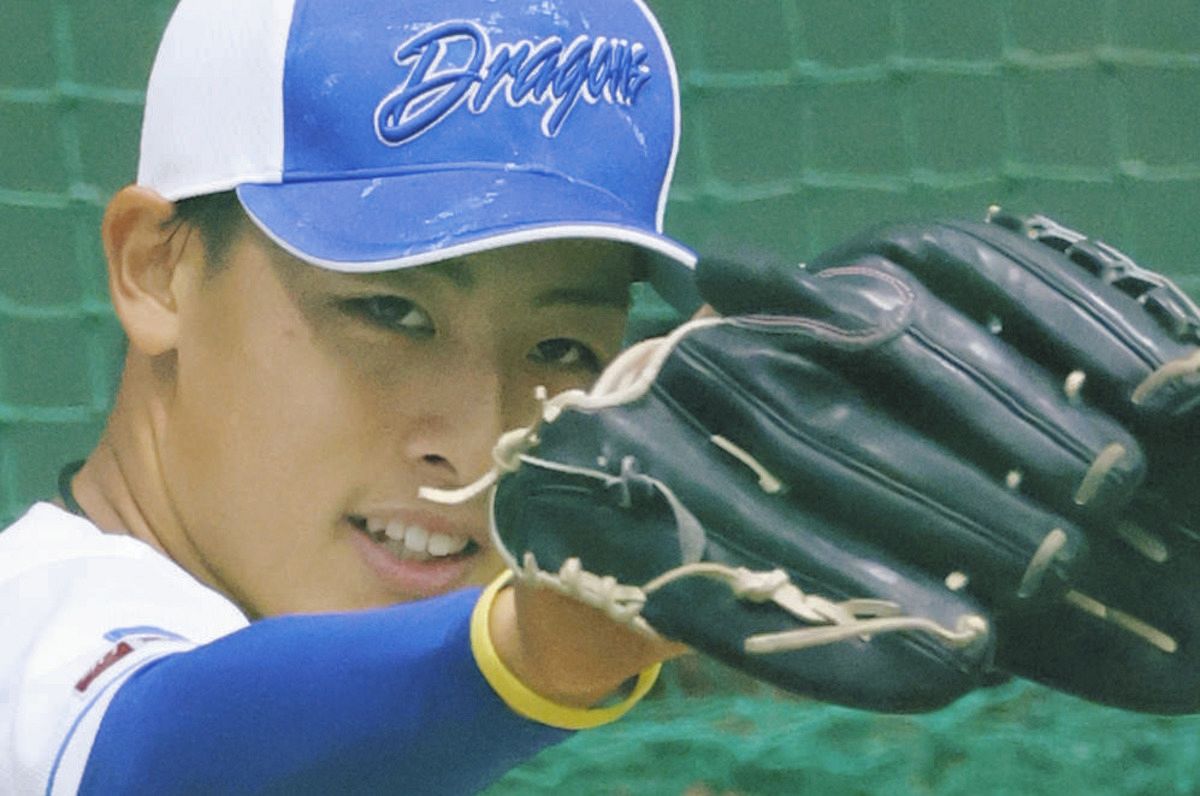 ブルペン入りし、捕手と言葉を交わす高橋幸