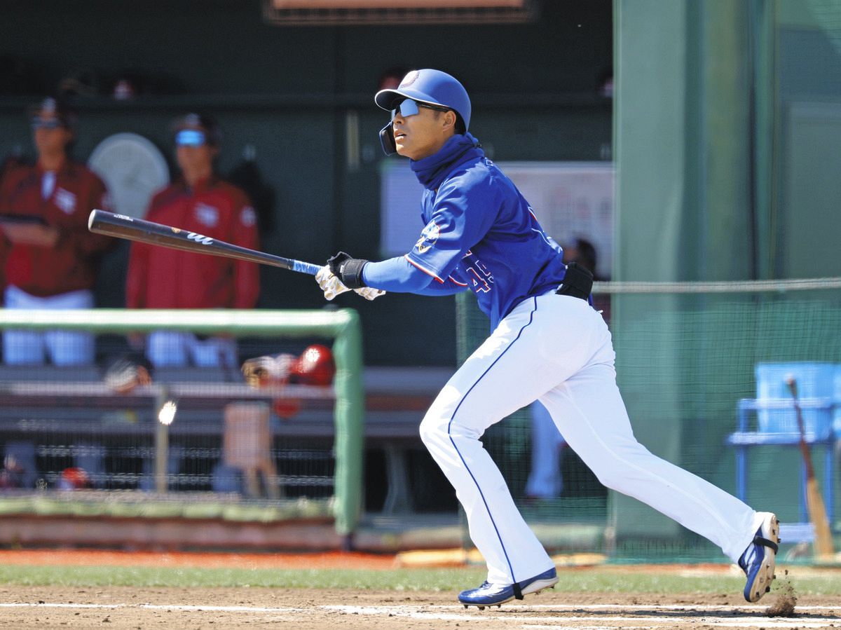 ２回表無死、土田が左越えソロを放つ