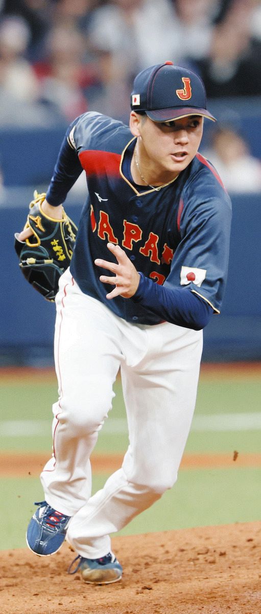 ５回裏１死、阪神・高寺の打球に反応する金丸