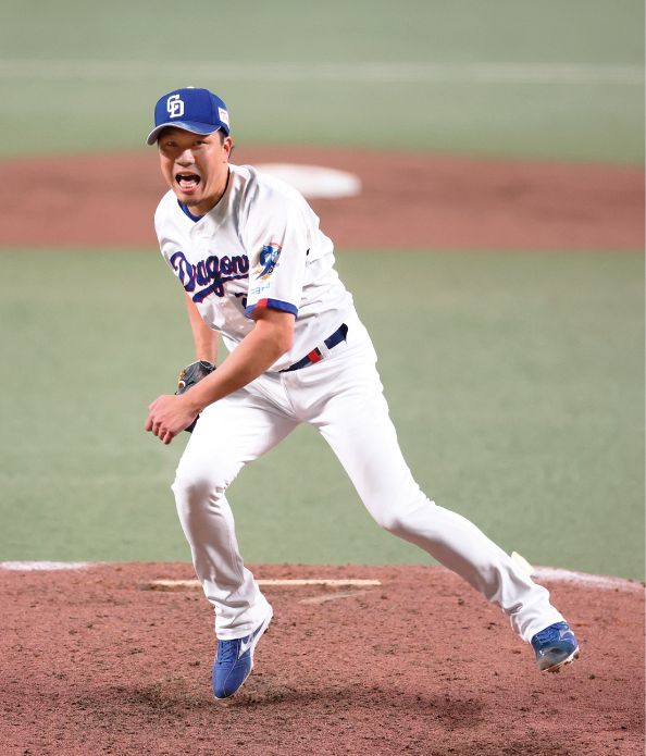 巨人戦で１失点完投、チームのシーズン初勝利を挙げる大野雄大投手＝４月２日、バンテリンドームナゴヤで