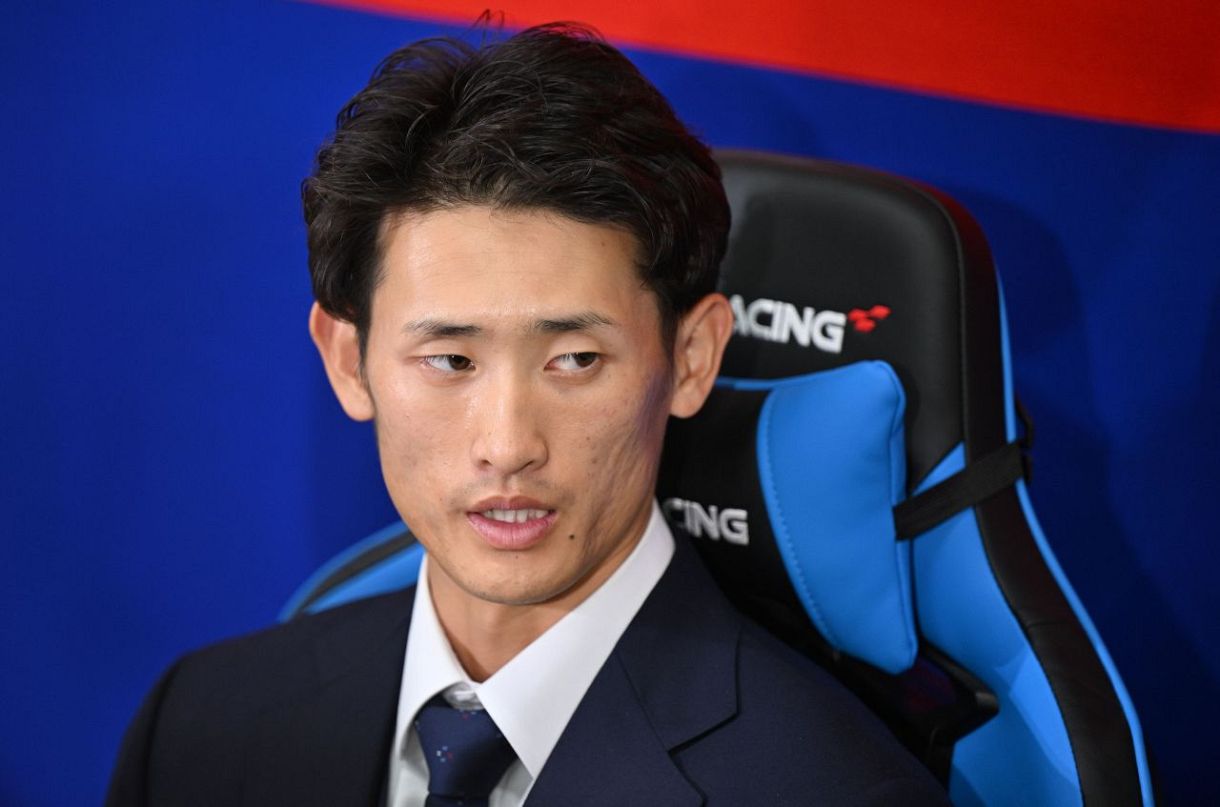 契約更改し記者会見する草加