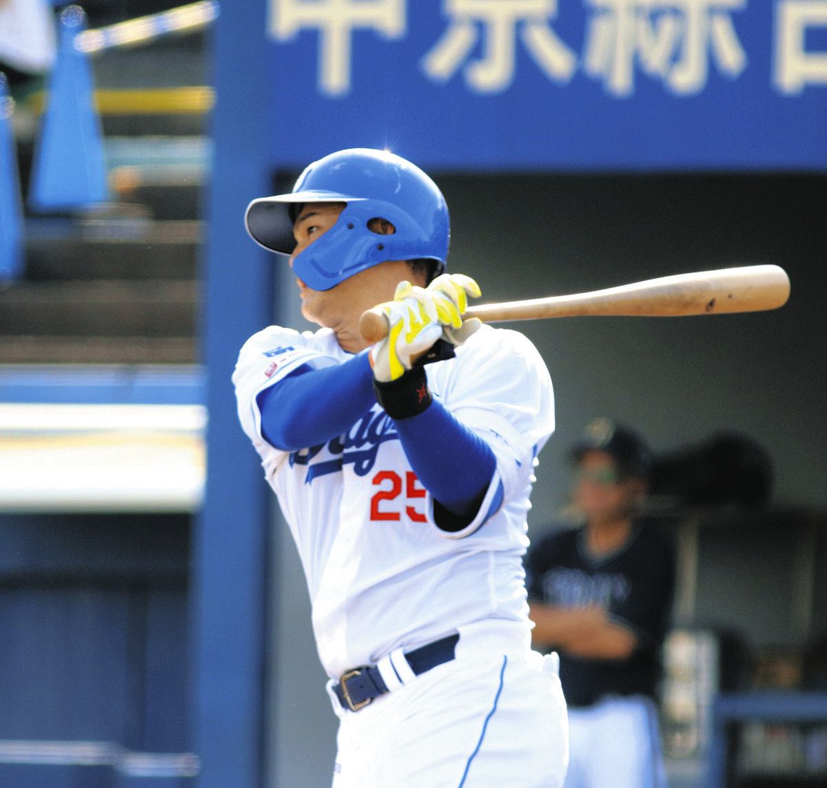 中日―オリックス　７回裏２死三塁、左前へ適時打を放つ石川昂