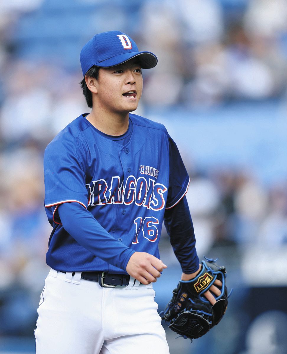 5回裏を無失点としベンチへ戻る桜井