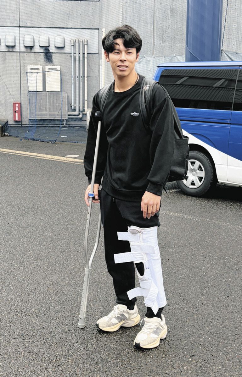 リハビリを終え、球場を後にする樋口