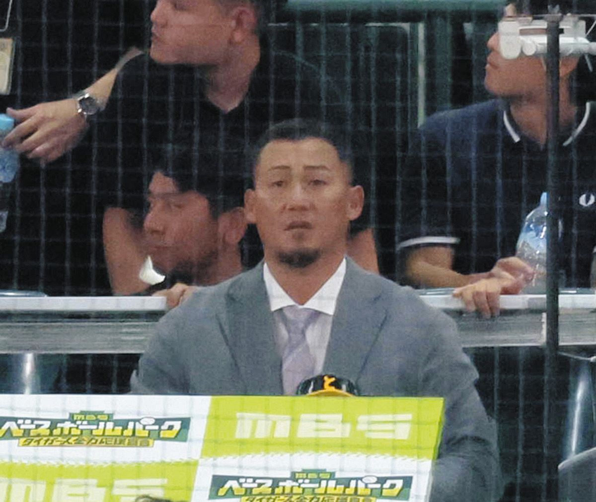 テレビ中継の解説を務める中田翔さん