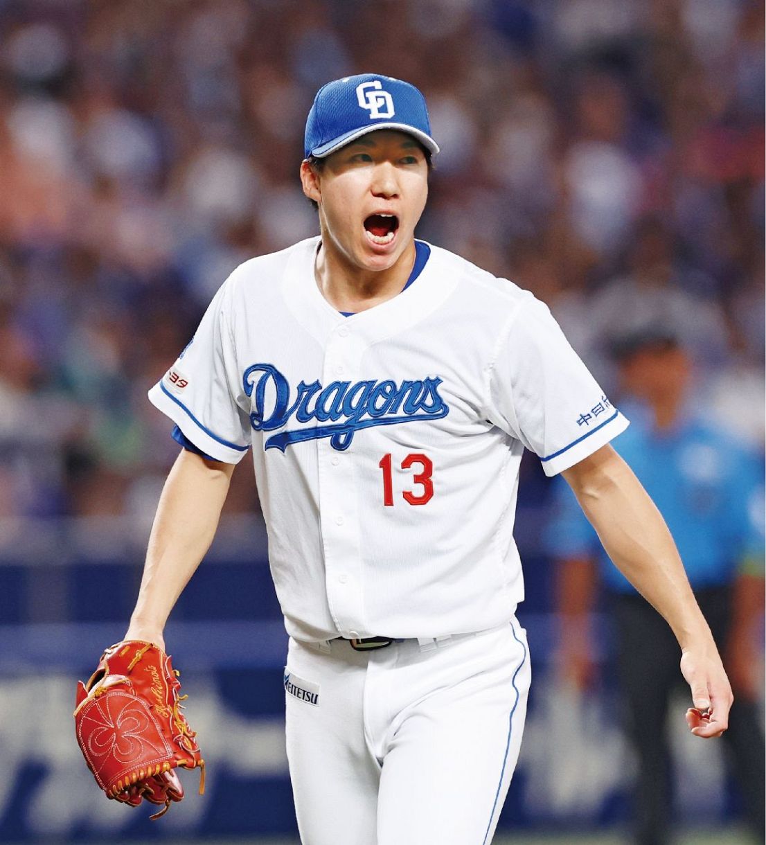 6月6日のロッテ戦、7回表2死一塁、山本を空振り三振に仕留め、雄たけびを上げる橋本＝バンテリンドームナゴヤで