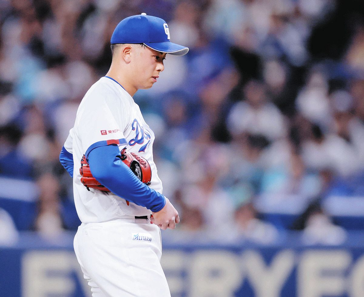 ９回表、逆転を許し、イニング途中で降板となった松山