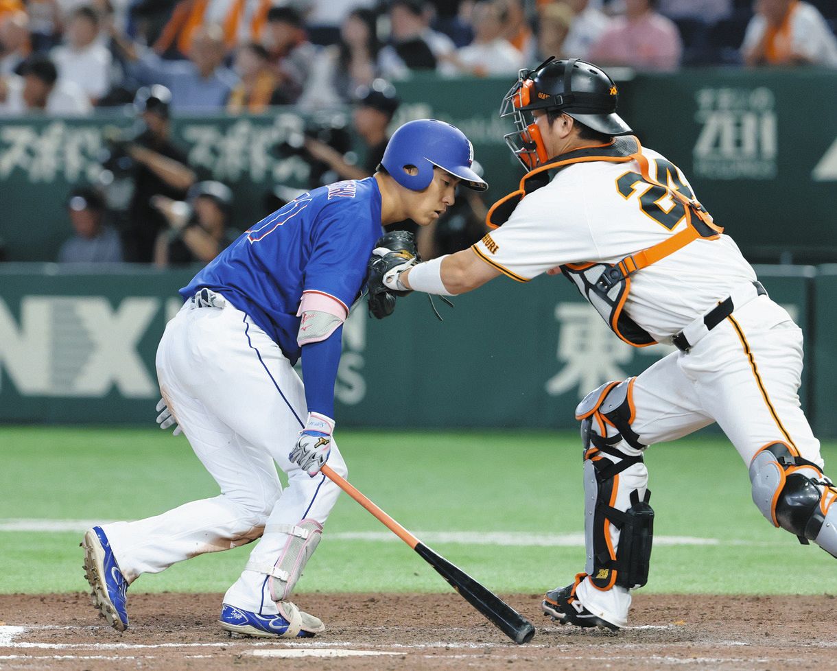 9回表無死、空振り三振に倒れる上林。捕手大城