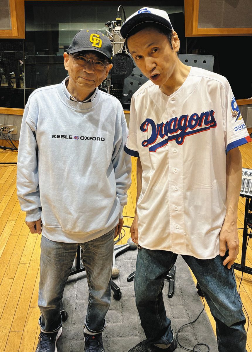 レコーディングに臨む甲本ヒロト（右）と山本さん（左）