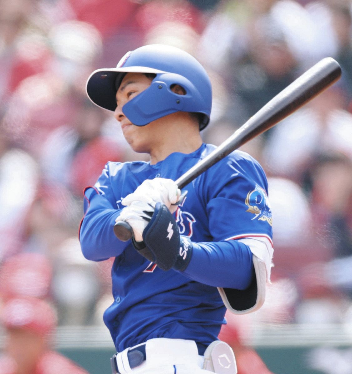 １回表１死三塁、福永が先制の左前適時打を放つ