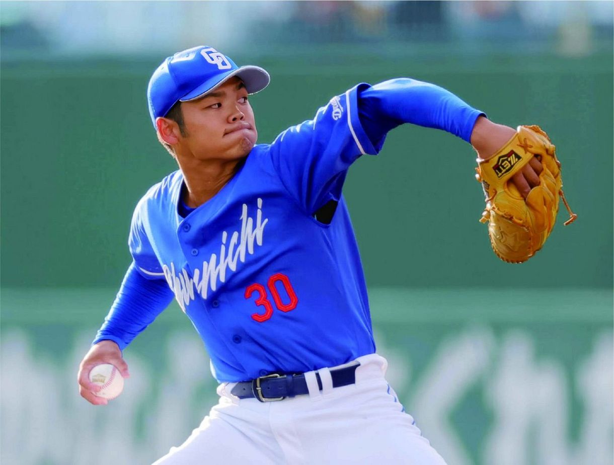 ファーム日本選手権の巨人戦で9回途中から登板、ファーム日本一の胴上げ投手になった根尾=10月4日、ひなたサンマリンスタジアム宮崎で(横田信哉撮影)