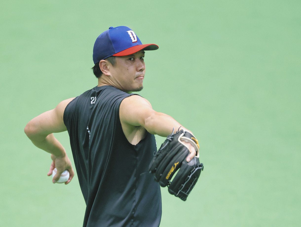 キャッチボールする中日・大野雄大