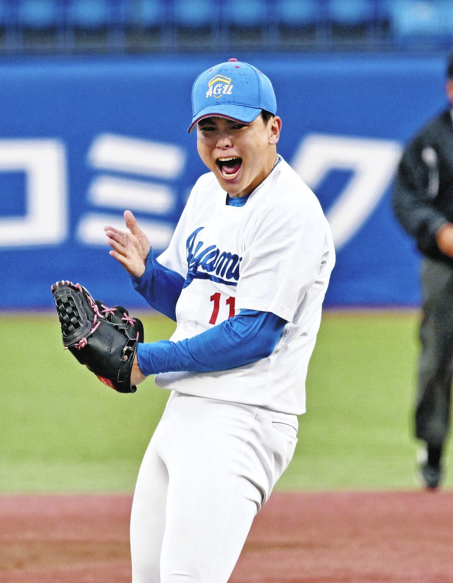 亜大を完封し、リーグ優勝を決め喜ぶ青学大・中西聖輝