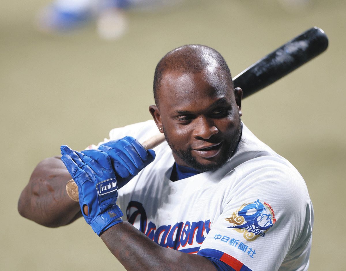 打撃練習するサノー