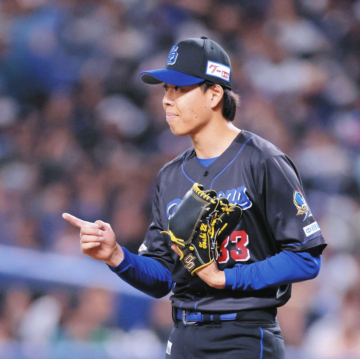 中日―ヤクルト　８回に登板、１イニングを三者凡退に抑えた杉浦