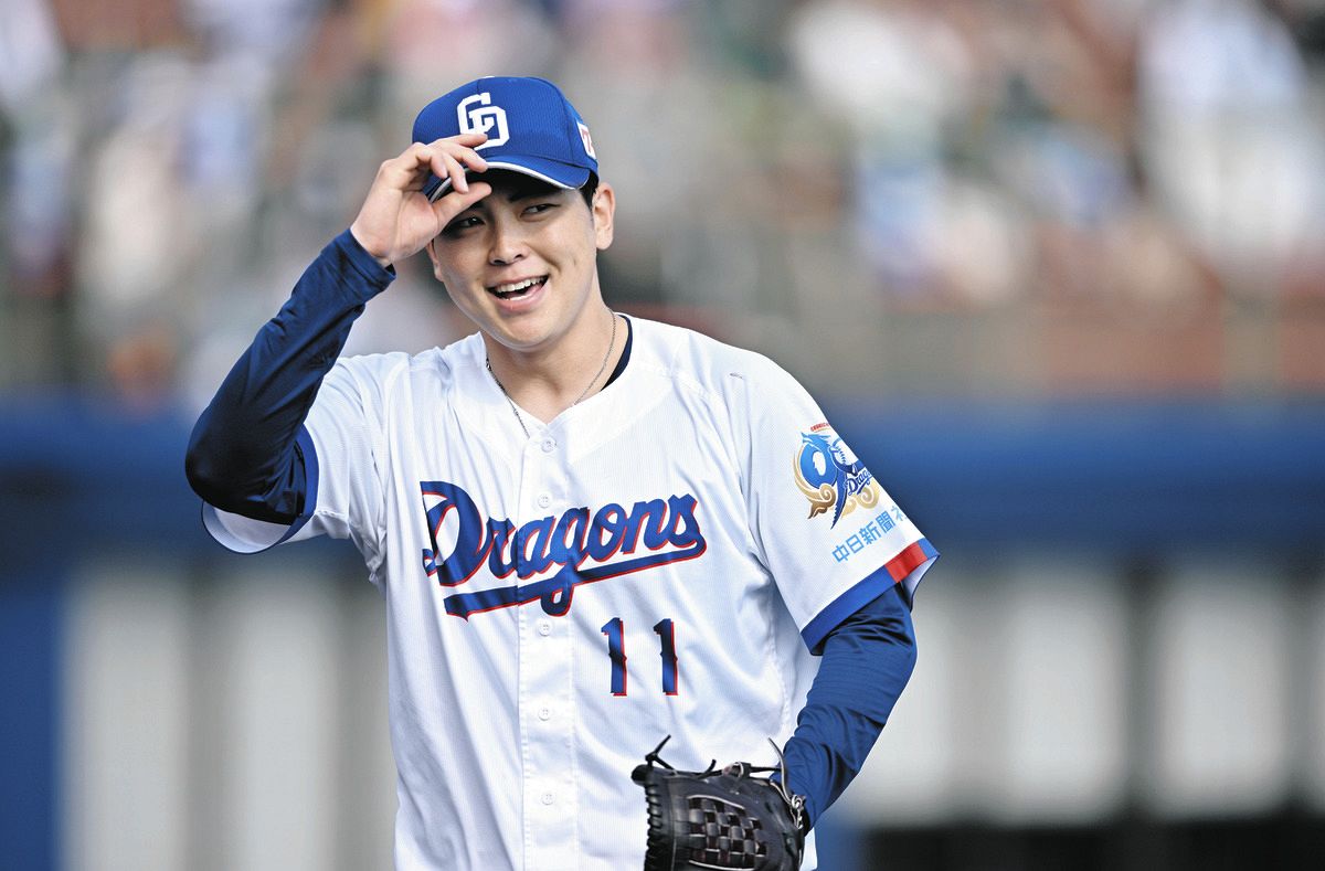 ８回に登板、１イニングを三者凡退に抑えた中西