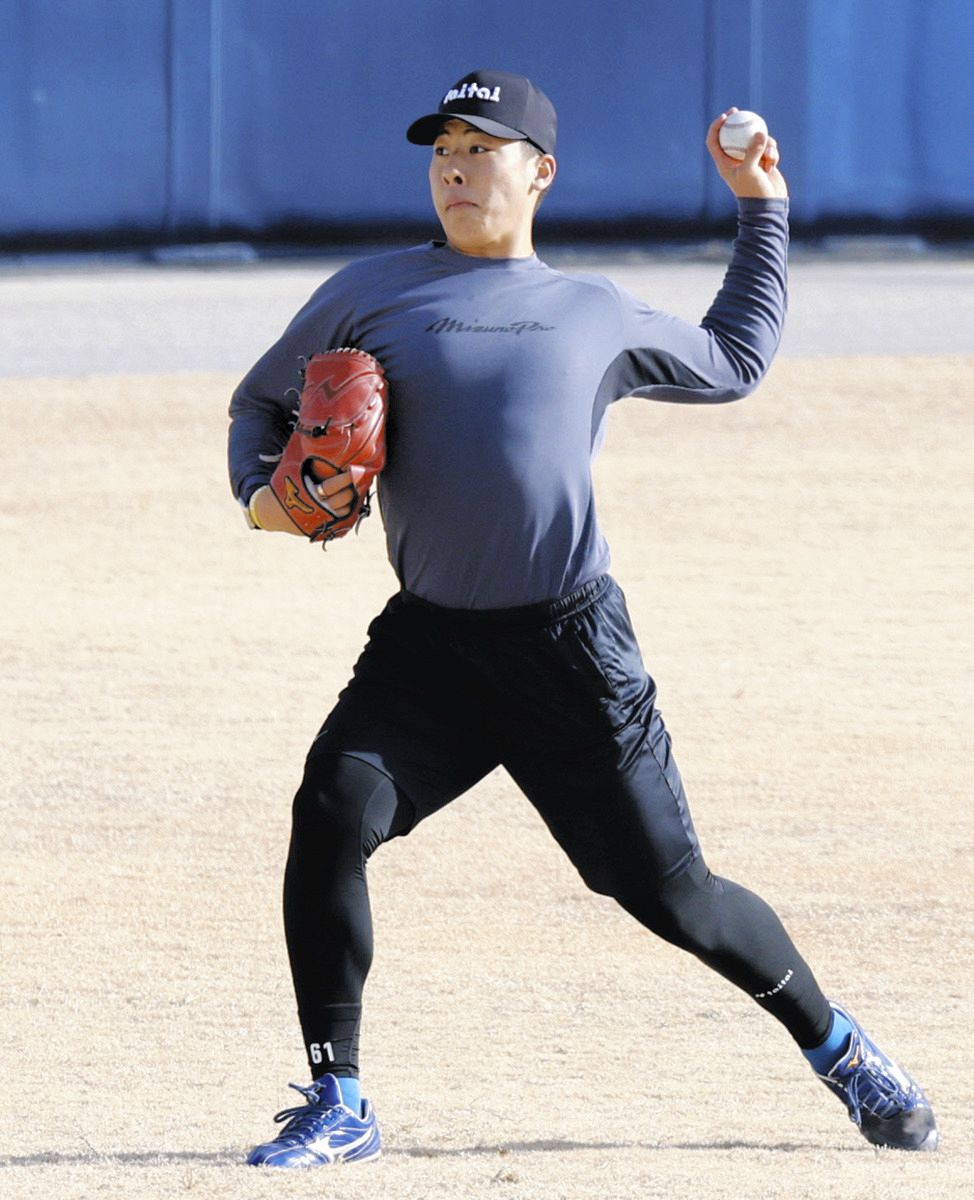 キャッチボールする高橋幸