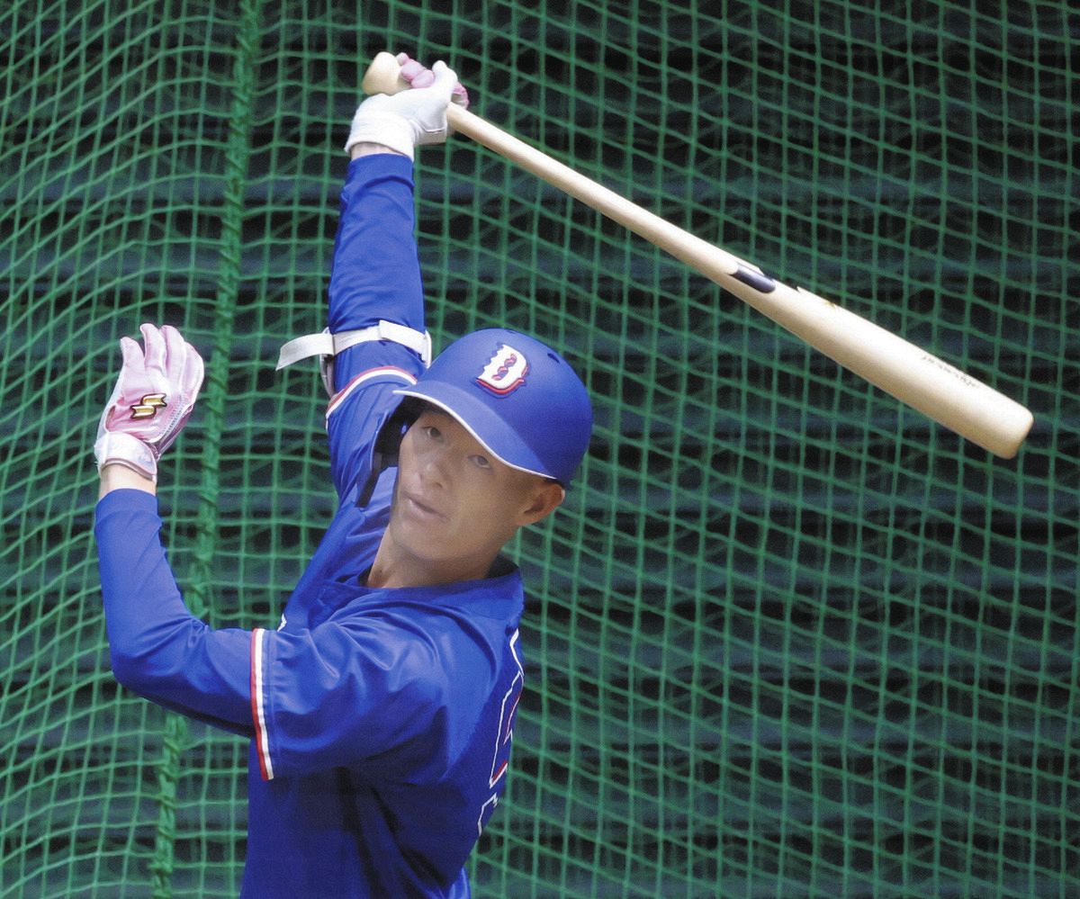 フリー打撃する新保