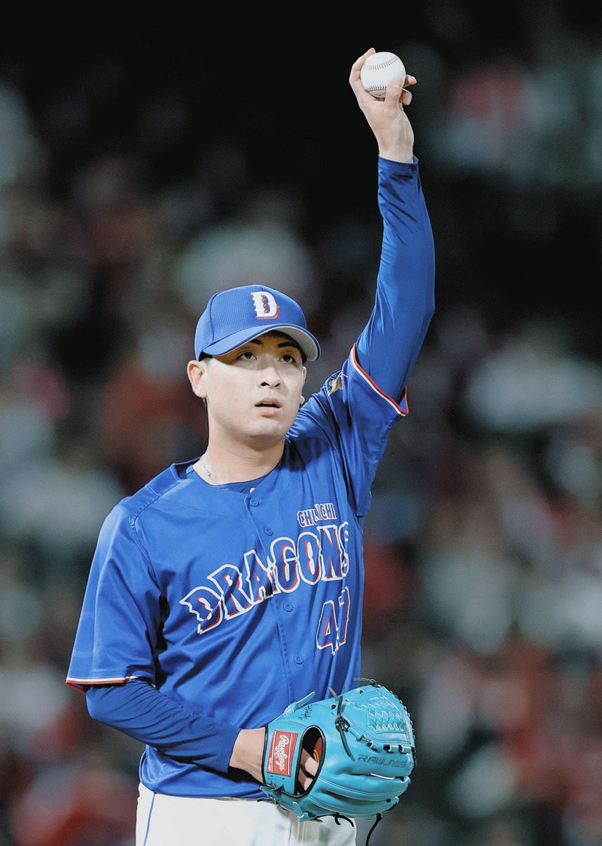 ８回裏から２番手で登板した吉田