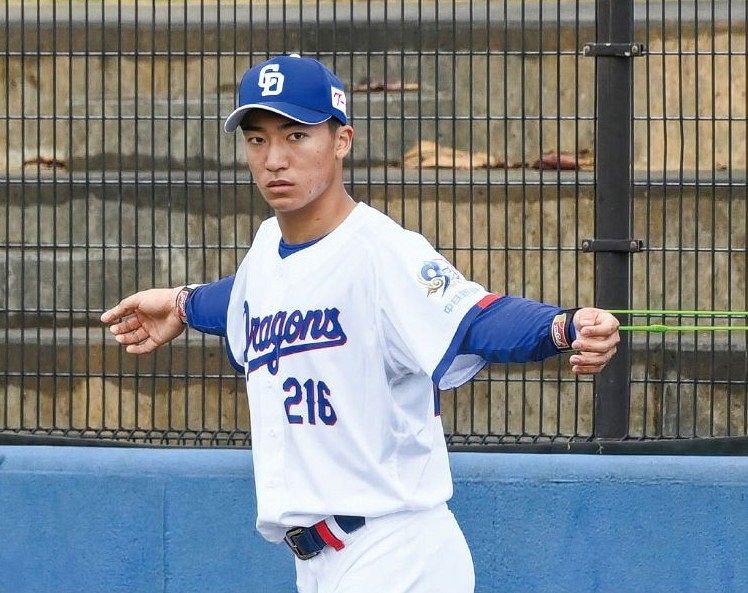 春季キャンプでトレーニングする石川大＝２０２６年２月１日、沖縄・読谷で