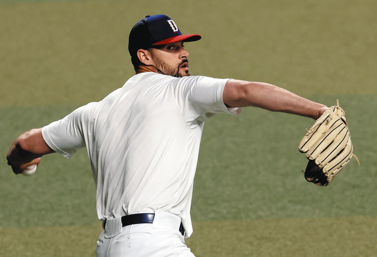 キャッチボールするマラー