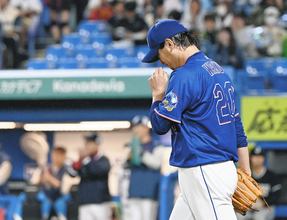 ４回裏、丸山和に右前適時打を打たれた中日・涌井