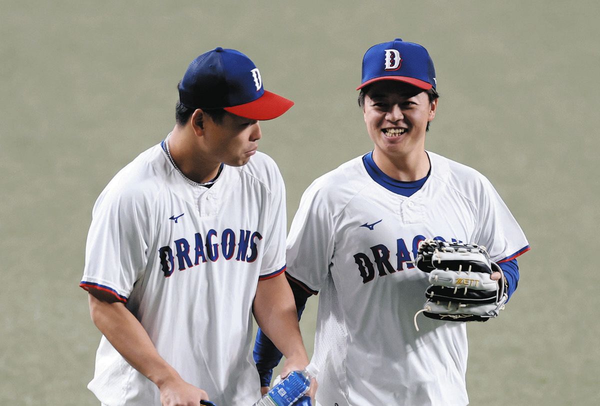 牧野（左）と話す桜井