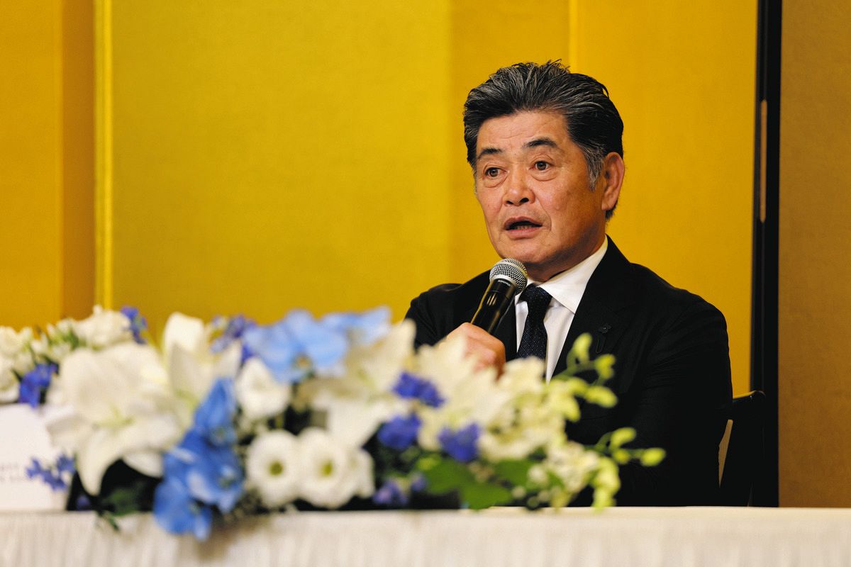 中日の監督に就任し、記者会見する工藤公康さん