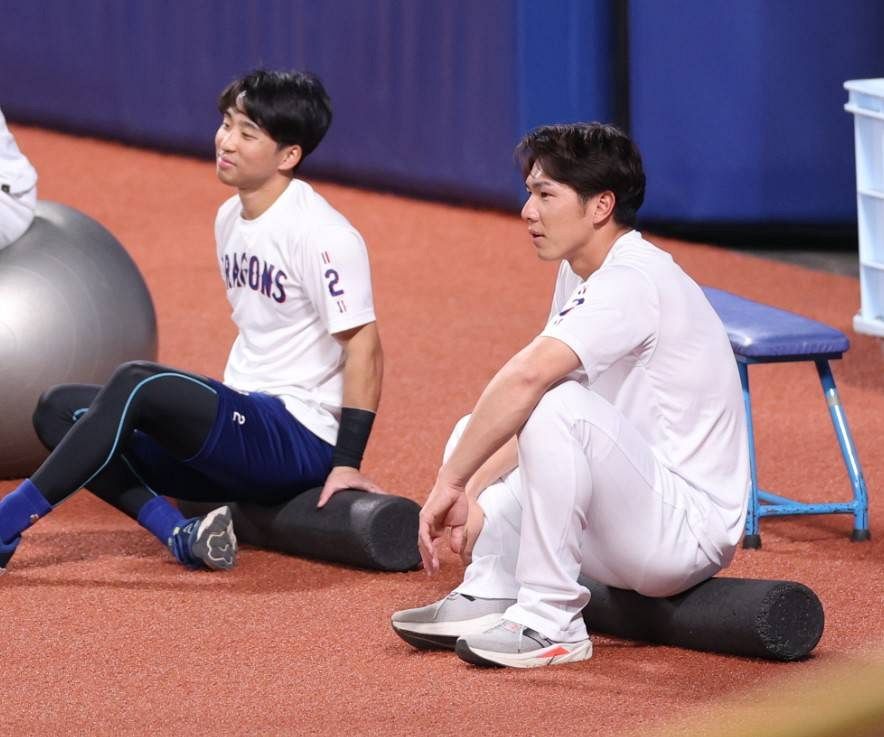 1軍に合流した福永（右）