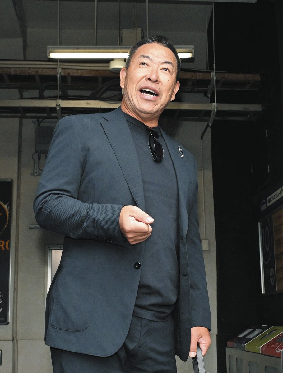 ドラフト指名選手の視察に訪れた井上監督